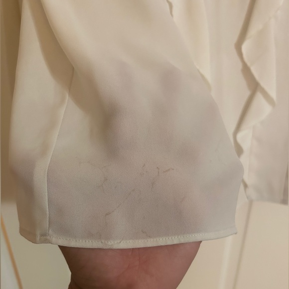 Express Ruffle Ivory Top Size L - Picture 4 of 7
